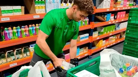 Un empleado de Mercadona