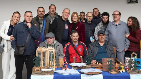 La alcaldesa Mar&iacute;a Jos&eacute; Garc&iacute;a-Pelayo junto a Yessika Quintero y algunos participantes en el acto celebrado en los Museos de la Atalaya | Cristo Garc&iacute;a