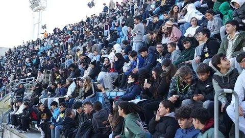 Escolares de C&aacute;diz se han protegido ante un posible maremoto en el Nuevo Mirandilla | Cristo Garc&iacute;a