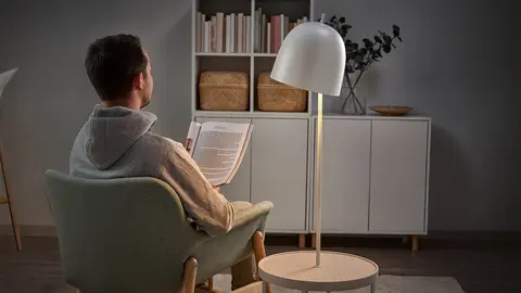 L&aacute;mpara de pie TRINDSN&Ouml;