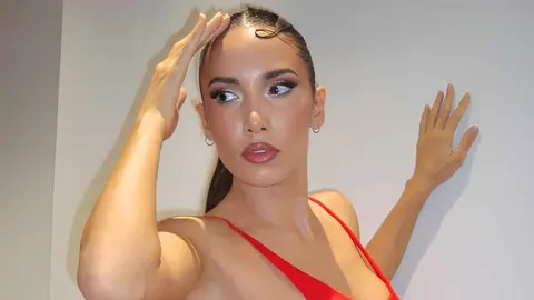 India Mart&iacute;nez posa para sus redes sociales para celebrar la Navidad | @india_martinez_oficial