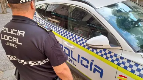 Un coche de polic&iacute;a local en Jerez