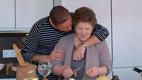 Joaqu&iacute;n S&aacute;nchez junto a su madre Ana en 'Mi casa es la tuya' | Telecinco