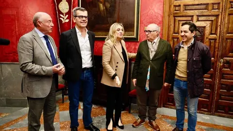 Marifr&aacute;n Carazo se ha reunido con representantes de la Federaci&oacute;n de Hosteleria