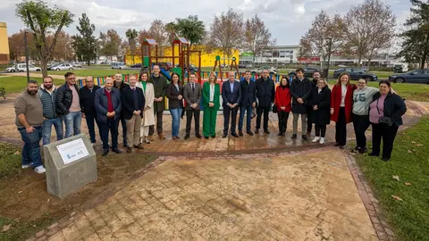 La alcaldesa de Huelva, Pilar Miranda, ha presidido la inauguraci&oacute;n del nuevo parque infantil