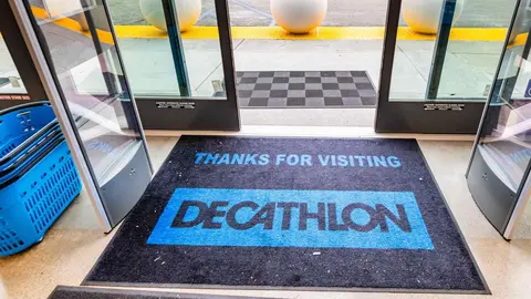 Entrada de tienda Decathlon