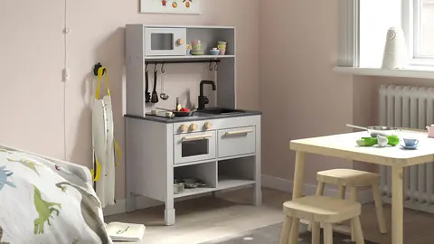 Cocinita de juguete SILLTRUT