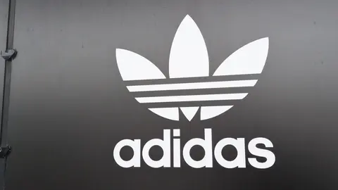 Fachada de tienda Adidas