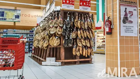 Secci&oacute;n de carnicer&iacute;a y charcuter&iacute;a de Alcampo en Jerez