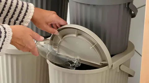 Cubo con tapa DAMM&Auml;NG de Ikea