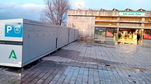 Estaci&oacute;n de metro de San Juan Alto en Sevilla
