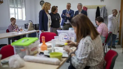 El concejal de Participaci&oacute;n Ciudadana, Jes&uacute;s Soriano, durante una visita a mejoras de los centros sociales y sedes vecinales