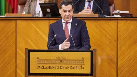 Juanma Moreno, en una imagen reciente en un pleno del Parlamento andaluz | Salvador L&oacute;pez Medina