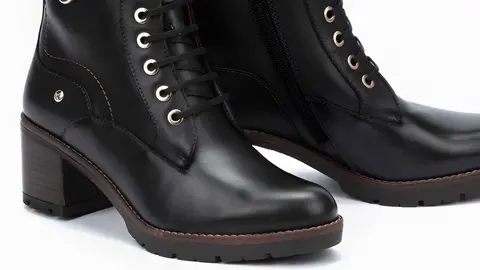 Botines de piel con cordones y adorno de hebilla Pikolinos en El Corte Ingl&eacute;s