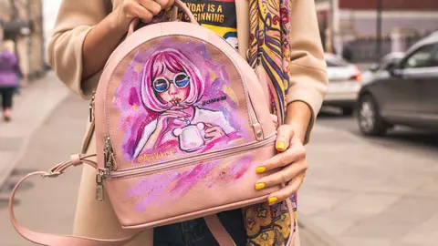 Un bolso en una foto de archivo