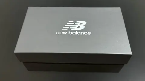 Caja de New Balance