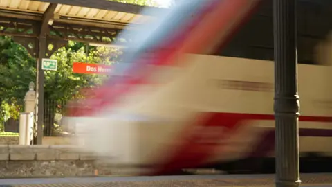 Tren de cercan&iacute;as