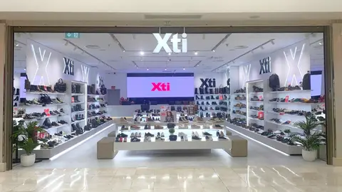 Tienda de calzado XTI en centro comercial Plaza Loranca 2
