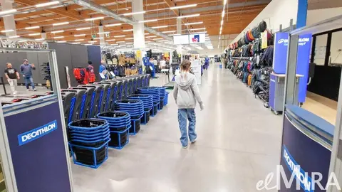 Puerta de Decathlon, en Jerez