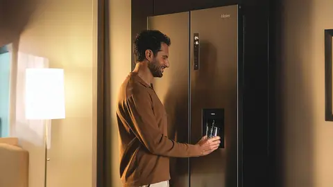 Frigor&iacute;fico con Dispensador de Agua Haier