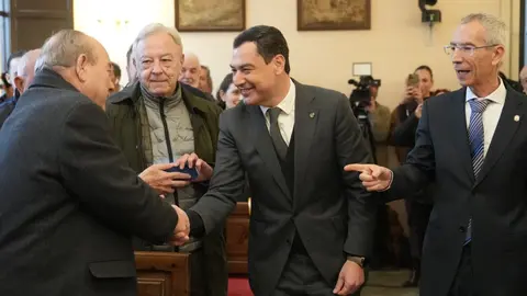 Juanma Moreno, durante su visita a Utrera