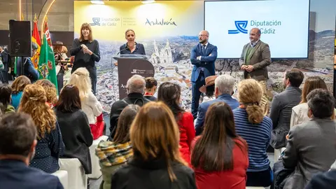 Almudena Mart&iacute;nez ha presidido la celebraci&oacute;n del D&iacute;a de la Provincia de C&aacute;diz en Fitur