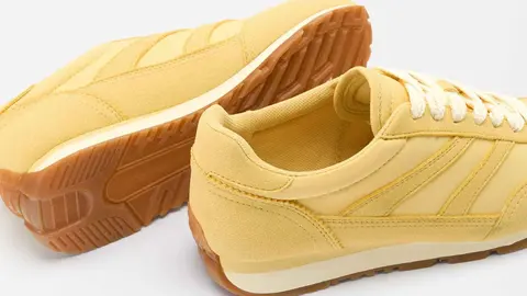 Las zapatillas con estilo vintage en color amarillo de Parfois