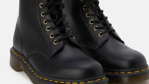 Botas de piel vegana en color negro Dr. Martens en El Corte Ingl&eacute;s