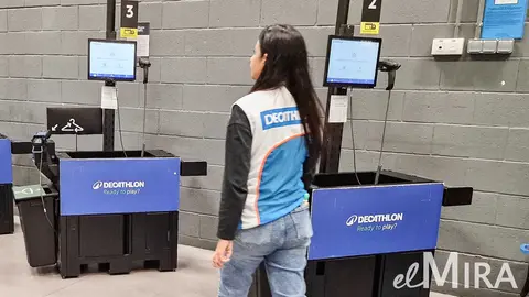 Cajas de una tienda de Decathlon, Jerez