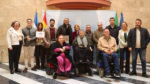 Homenaje de la Asociaci&oacute;n Adifi a los conductores de los autobuses urbanos | Cristo Garc&iacute;a