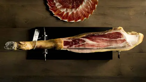 Jam&oacute;n de cebo de campo ib&eacute;rico 50% Raza Ib&eacute;rica 8,5 a 9 Kg de La Nevera Espa&ntilde;ola