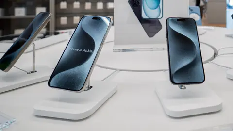 Modelo Iphone 15 de venta en supermercados