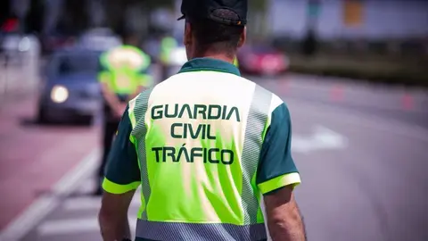Un guardia civil de tr&aacute;fico en una imagen de archivo