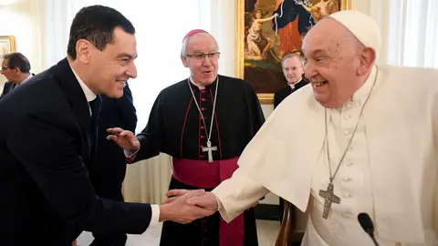 Juanma Moreno ha sido recibido en audiencia por el Papa Francisco en Roma