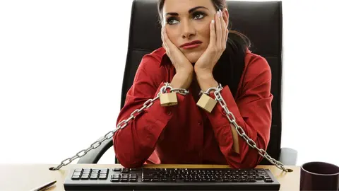 Empleada aut&oacute;noma engrilletada