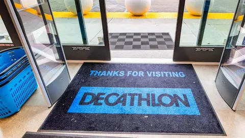Entrada de tienda Decathlon