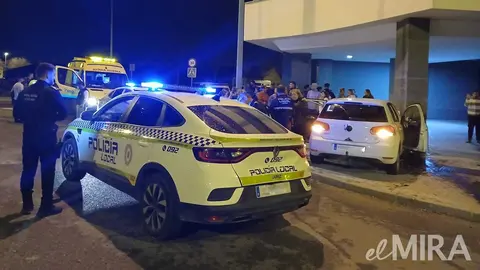 Estrella el coche, sin carn&eacute; y ebrio, en Jerez 