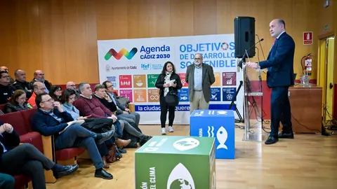 Juancho Ortiz, durante su intervenci&oacute;n en la reuni&oacute;n t&eacute;cnica celebrada en C&aacute;diz
