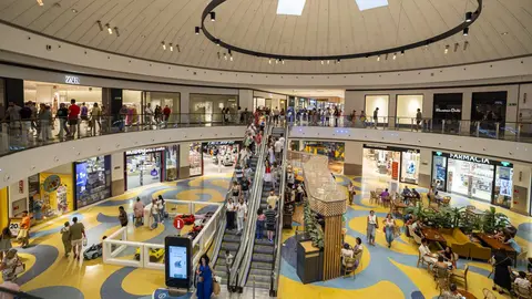 Centro comercial &Aacute;rea Sur