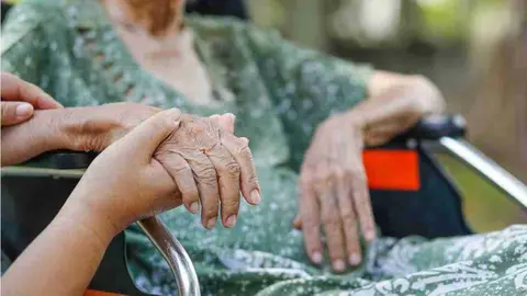 Andaluc&iacute;a sigue buscando personal para el cuidado de personas mayores