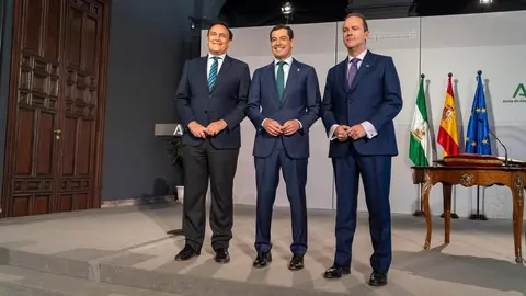 Jos&eacute; Carlos G&oacute;mez Villamandos, Juanma Moreno e Ignacio Garc&iacute;a P&eacute;rez