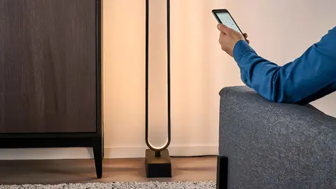 L&aacute;mpara de pedestal PILSKOTT de Ikea