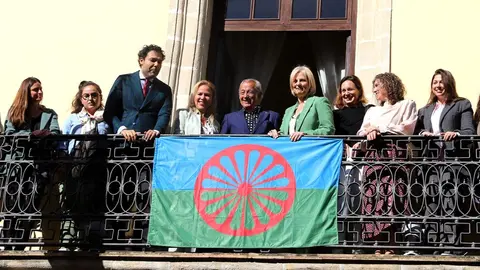 Bandera gitana en el balc&oacute;n del Ayuntamiento de Jerez