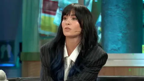 Aitana durante su entrevista en 'La Revuelta' de David Broncano | TVE