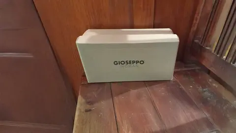 Caja de zapatillas Gioseppo
