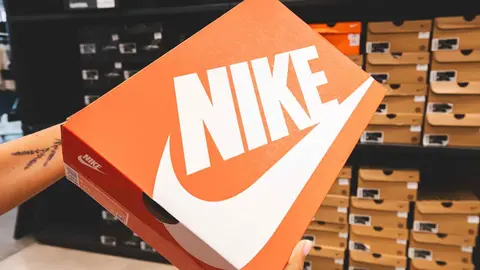 Caja de zapatillas Nike