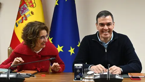 Mar&iacute;a Jes&uacute;s Montero y Pedro S&aacute;nchez