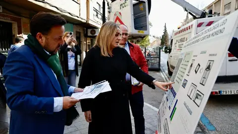 La alcaldesa de Granada, Marifr&aacute;n Carazo, ha supervisado la realizaci&oacute;n de las labores