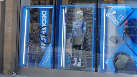 Escaparate de Decathlon
