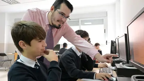 Andaluc&iacute;a se encuentra buscando en la actualidad monitores escolares